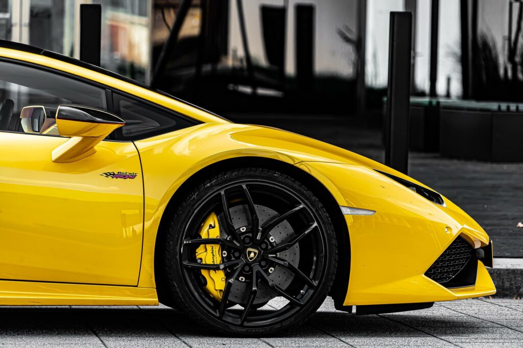 Avocat droit des assurance droit automobile Lamborghini