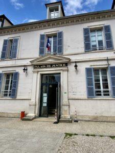 Avocat tribunal sens 
